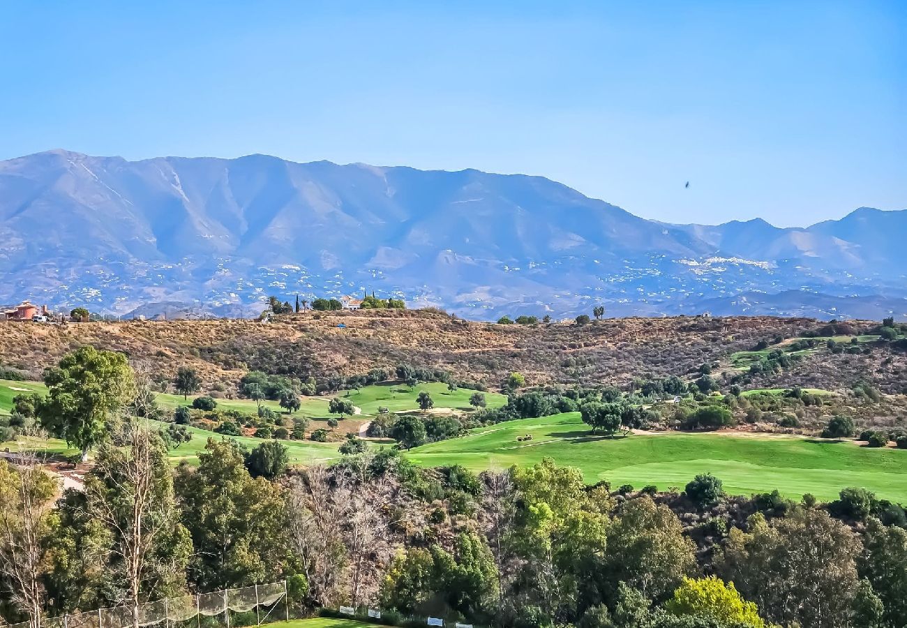 Villa in La Cala de Mijas - 4 bedroom villa with private pool in La Cala Golf 