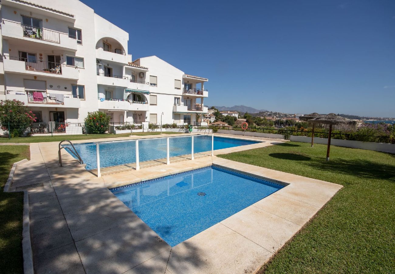 Apartment in Mijas Costa - One Bedroom Apartment Walking Distance to Beach 