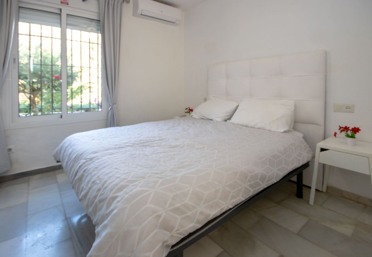 Apartment in Mijas Costa - One Bedroom Apartment Walking Distance to Beach 