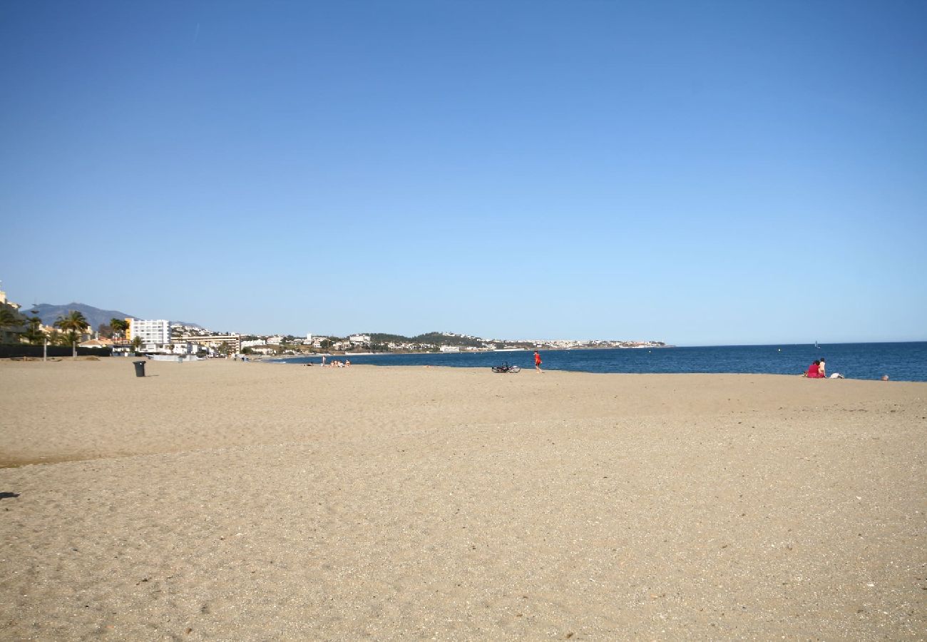 Apartment in Mijas Costa - One Bedroom Apartment Walking Distance to Beach 