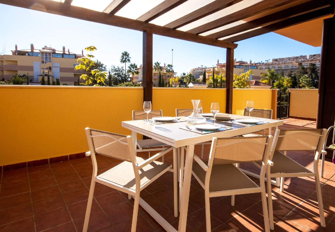 Apartment in Mijas Costa - 2 Bedroom Ground Floor Apartment in Los Prados, La Cala de Mijas close to La Noria golf