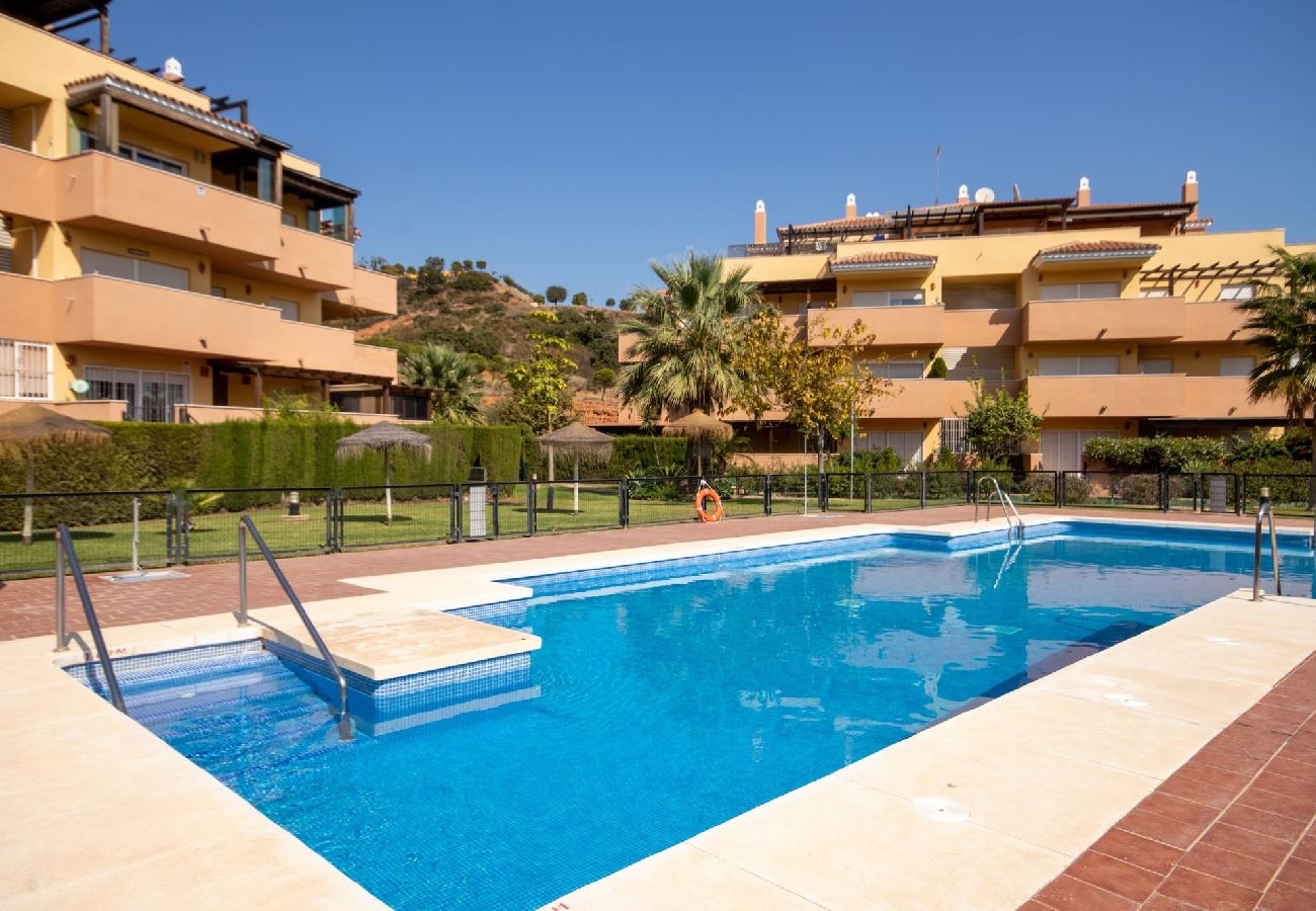 Apartment in Mijas Costa - 2 Bedroom Ground Floor Apartment in Los Prados, La Cala de Mijas close to La Noria golf