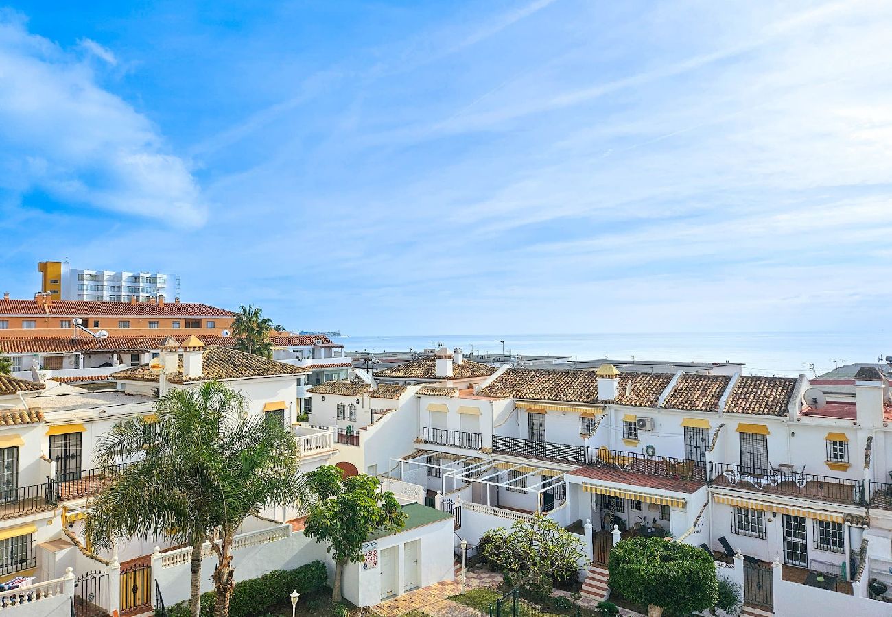 Apartment in Mijas Costa - Penthouse Apt, La Cala de Mijas Close to the Beach 