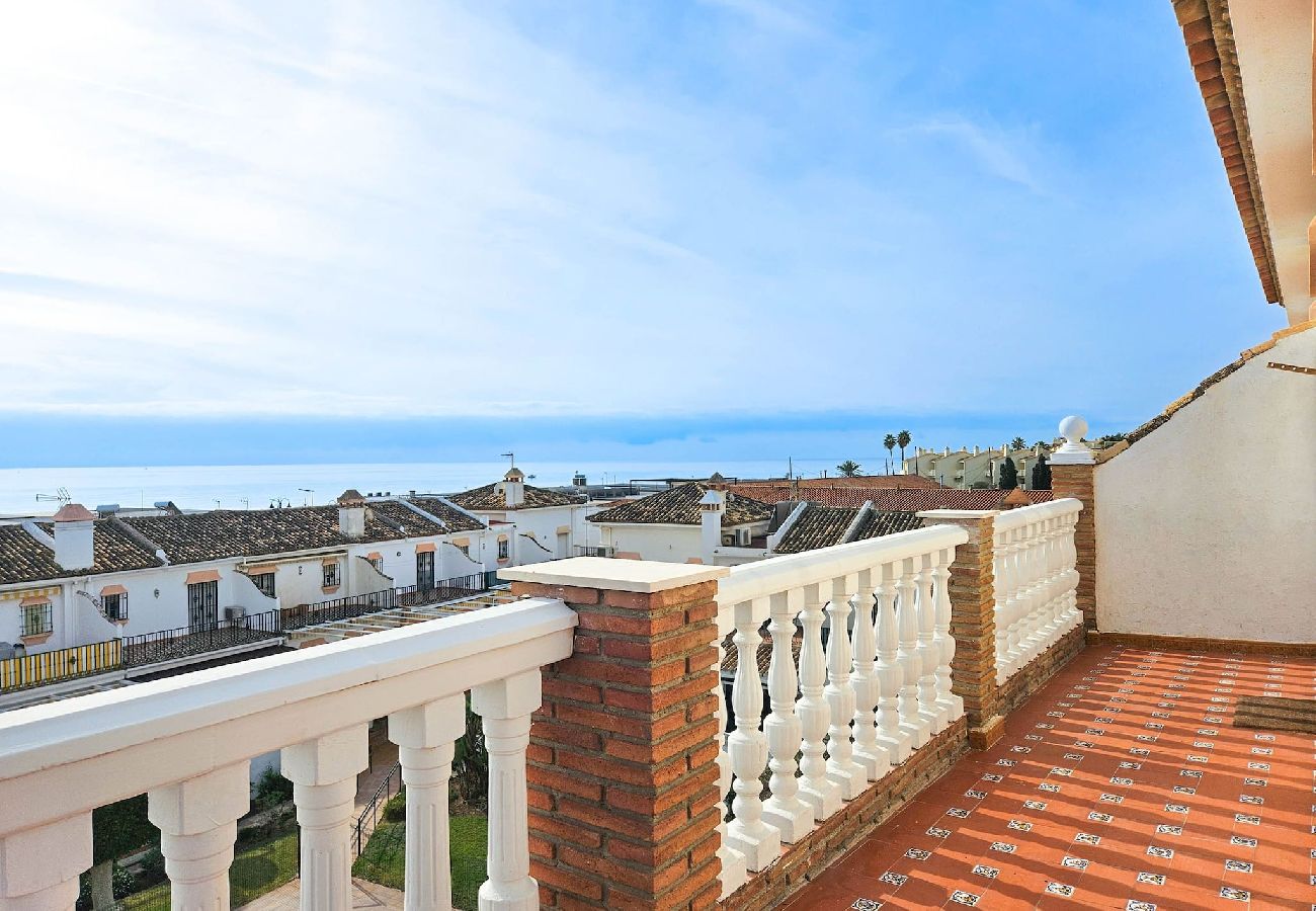 Apartment in Mijas Costa - Penthouse Apt, La Cala de Mijas Close to the Beach 