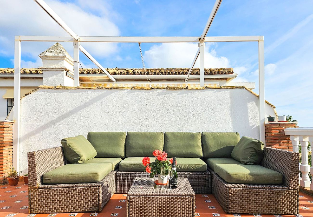 Apartment in Mijas Costa - Penthouse Apt, La Cala de Mijas Close to the Beach 