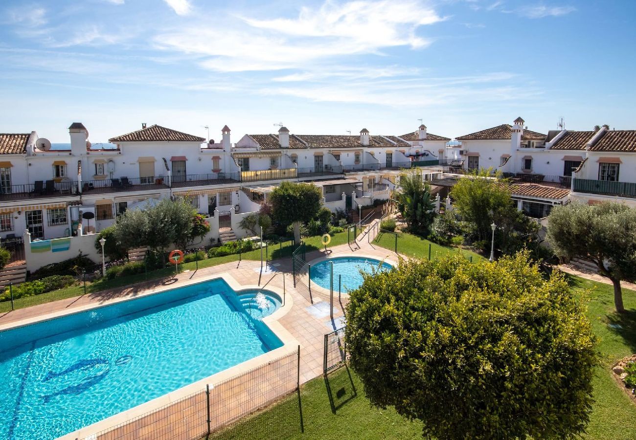 Apartment in Mijas Costa - Penthouse Apt, La Cala de Mijas Close to the Beach 