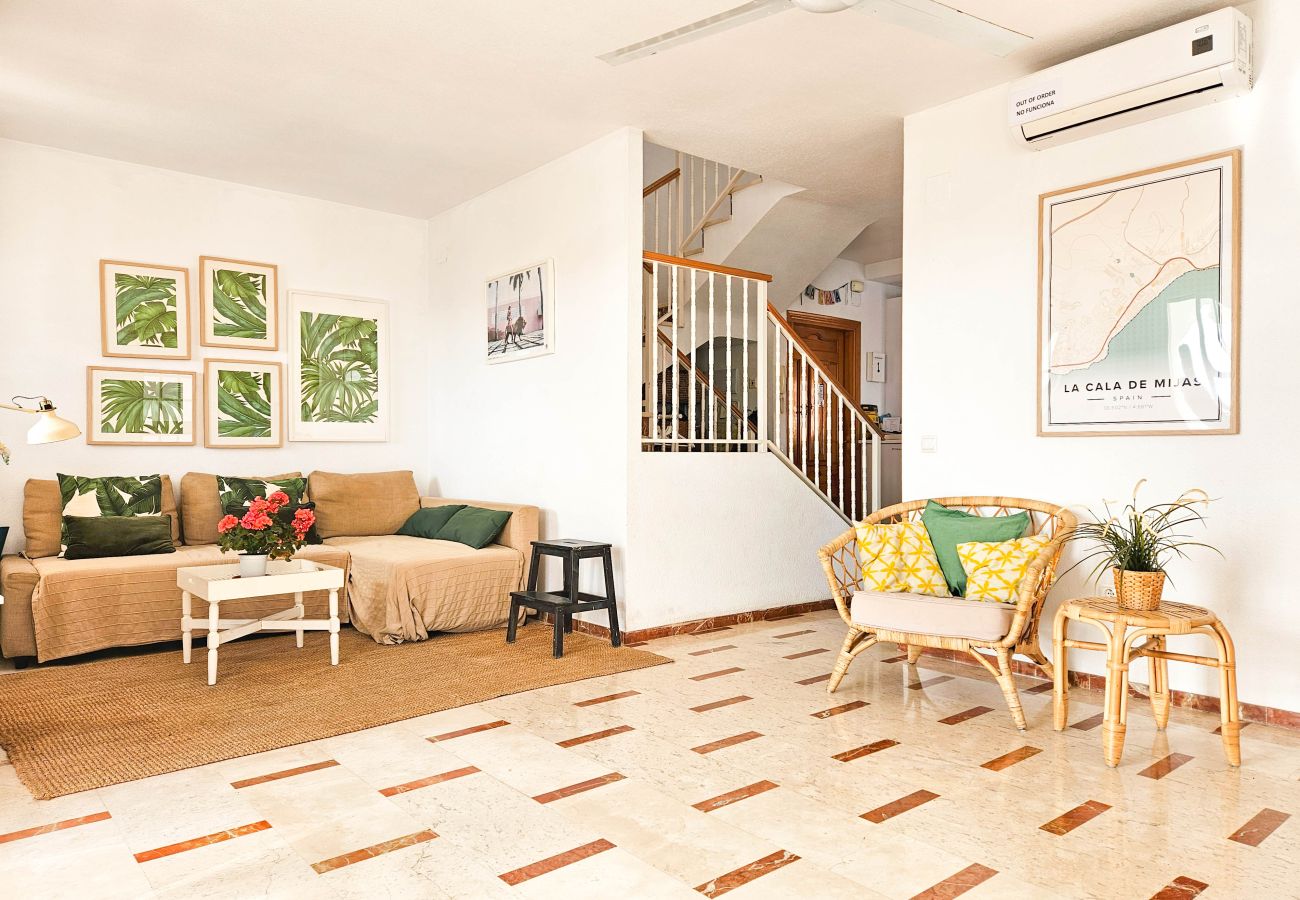 Apartment in Mijas Costa - Penthouse Apt, La Cala de Mijas Close to the Beach 