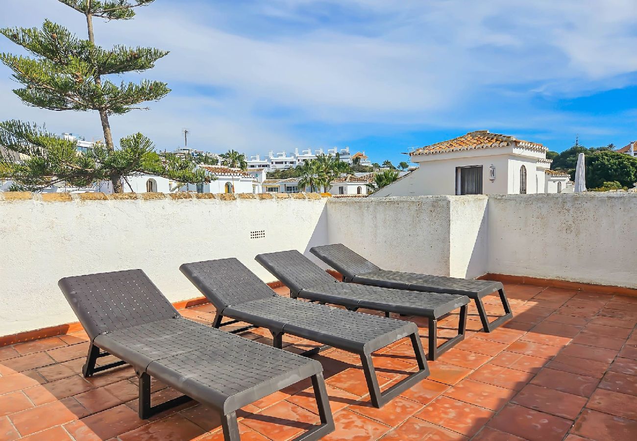 Townhouse in La Cala de Mijas - 3 Bed Townhouse  with roof terrace, 100m to beach 