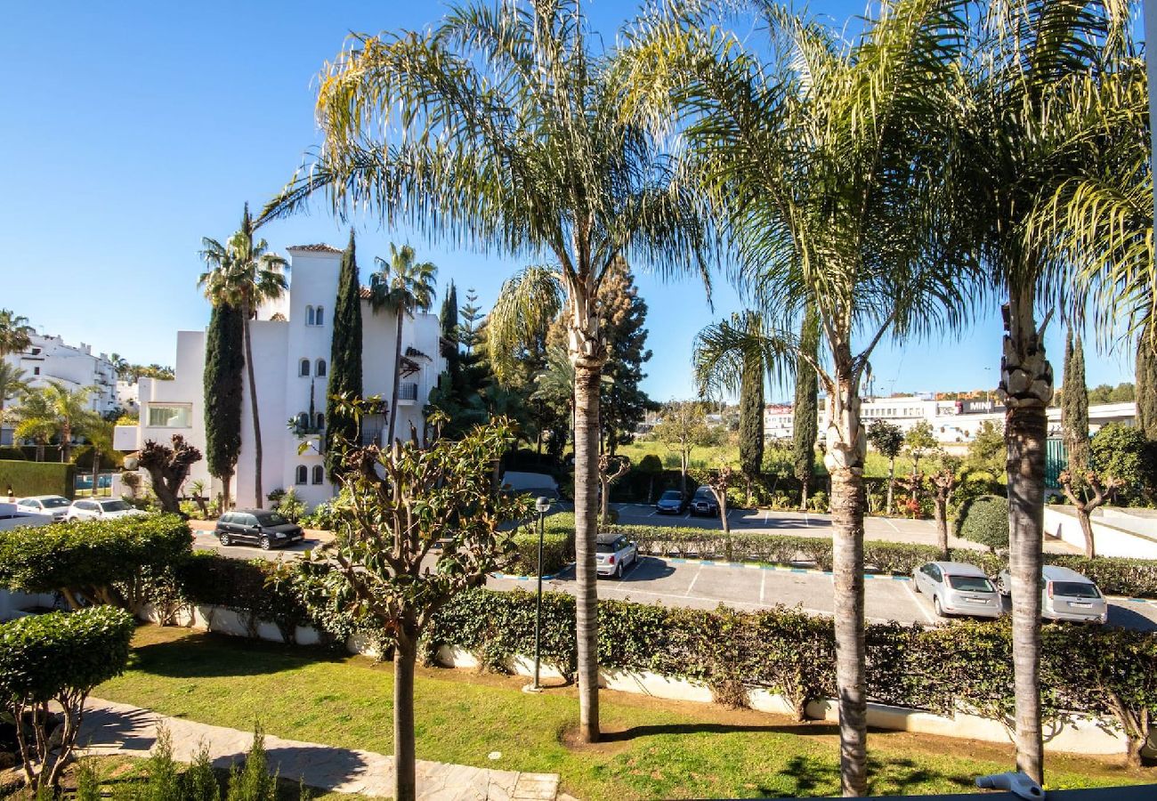 Apartment in Marbella - Puerto Banus, 400 metres to the Beach 