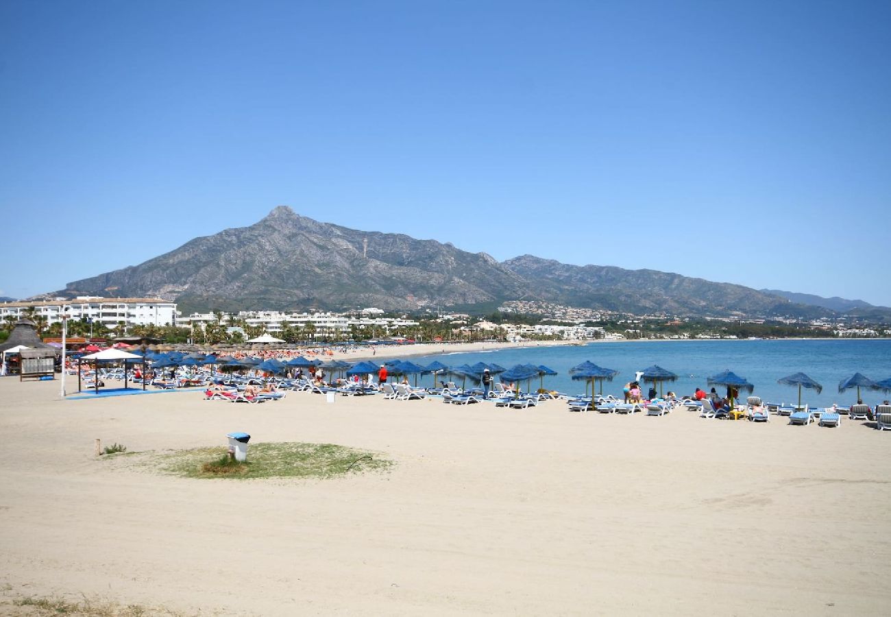 Apartment in Marbella - Puerto Banus, 400 metres to the Beach 