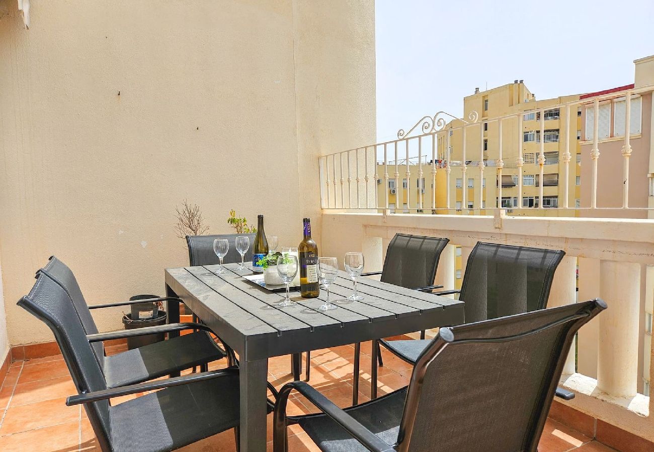 Apartment in Torremolinos - 3 bedroom apt in Torremolinos 