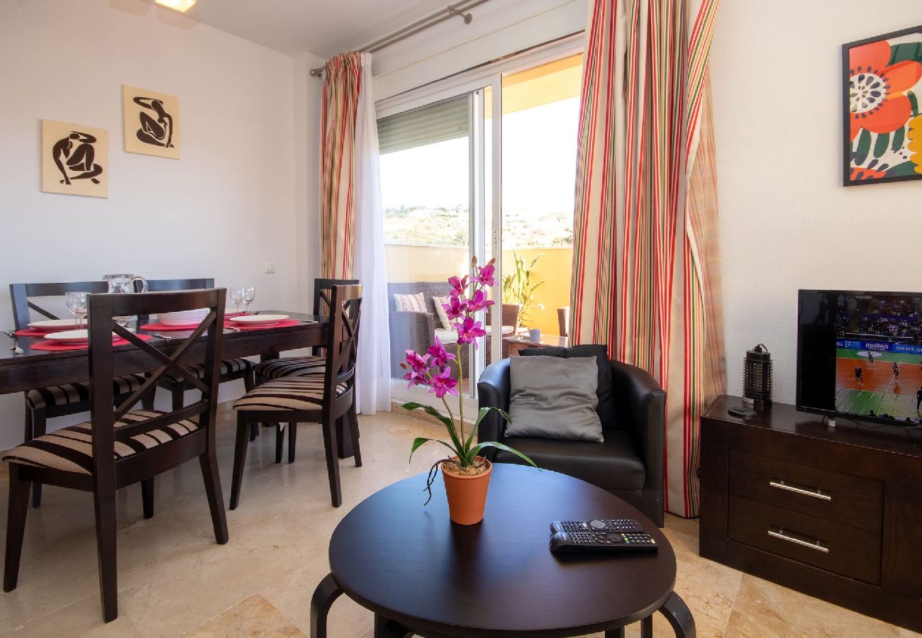 Apartment in La Cala de Mijas - 2 Bed in La Cala de Mijas, close to La Noria golf 