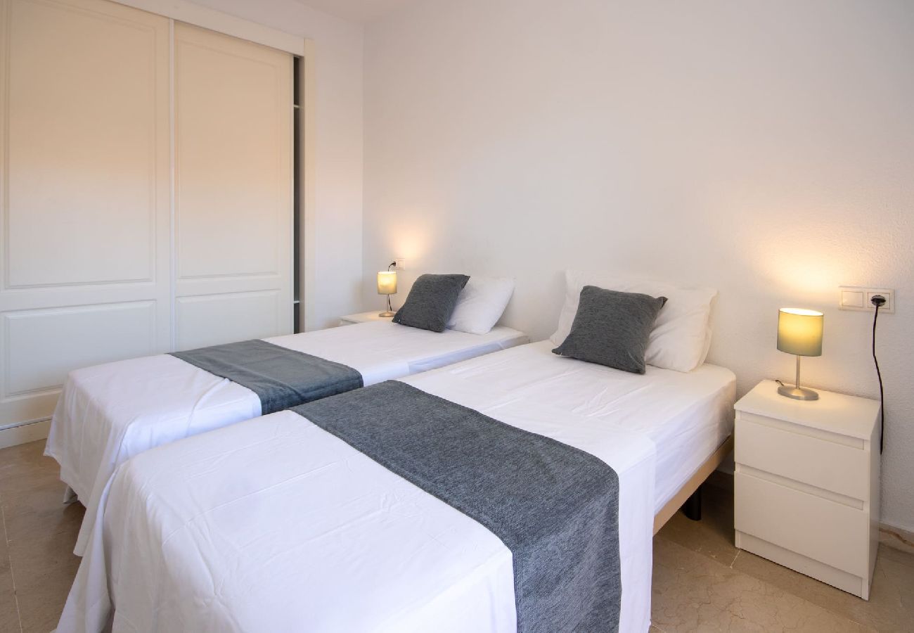 Apartment in La Cala de Mijas - 2 Bed in La Cala de Mijas, close to La Noria golf 