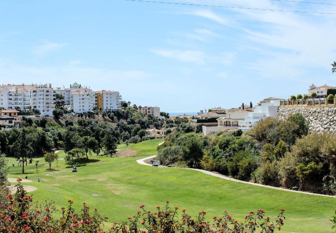 Apartment in Mijas Costa - Two bedroom penthouse in Miraflores with sea views 