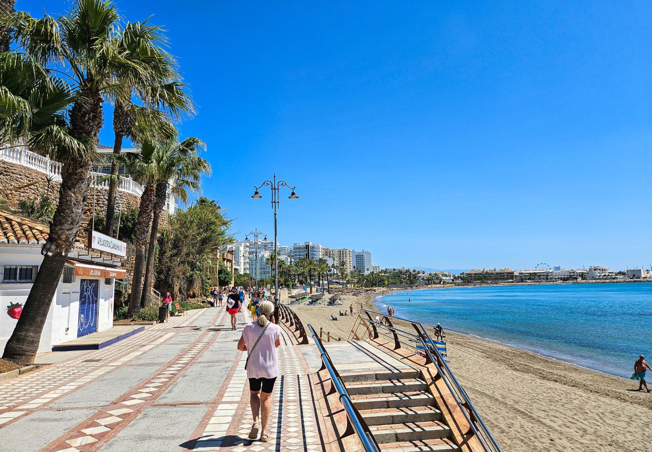 Apartment in Benalmádena - 1 bed garden apt sleeps 2, parking, next to beach 