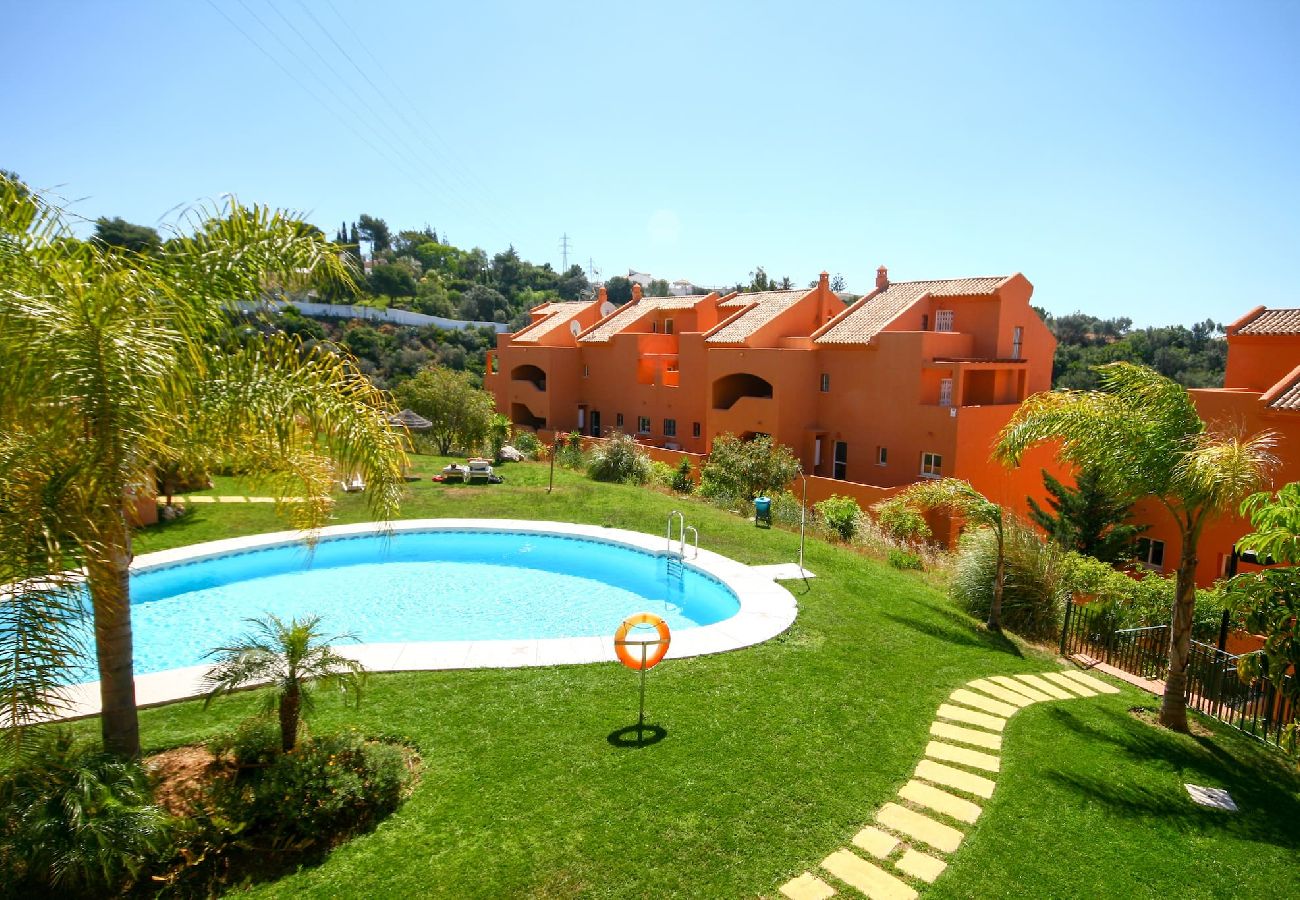 Apartment in Marbella - Lovely 2 bedroom apt near golf Los Lagos Elviria 