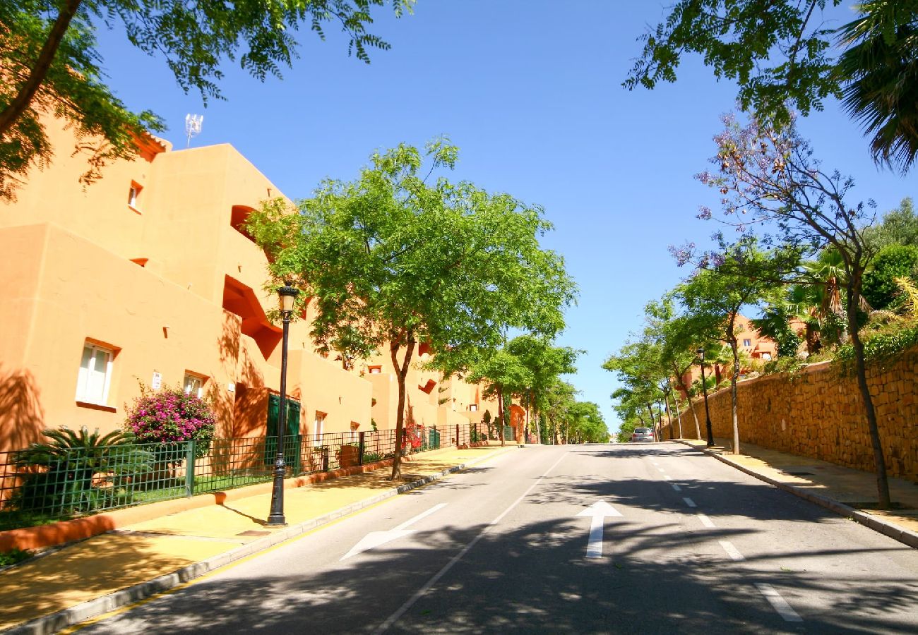 Apartment in Marbella - Lovely 2 bedroom apt near golf Los Lagos Elviria 