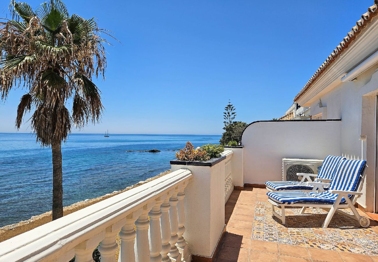 Apartment in Mijas Costa - Two Bed Beachfront Apartment, Panoramic Sea Views 