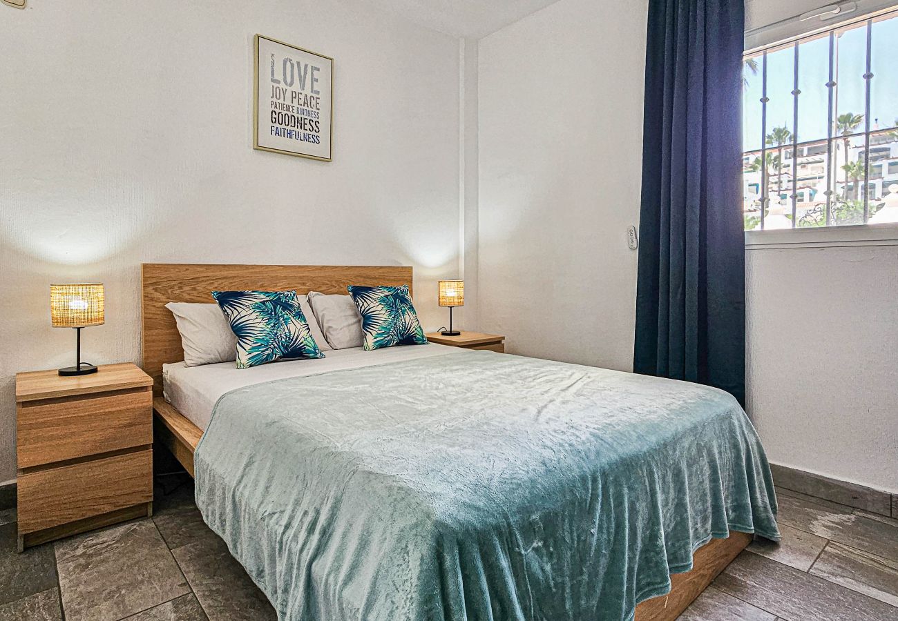Apartment in Mijas Costa - Two Bed Beachfront Apartment, Panoramic Sea Views 