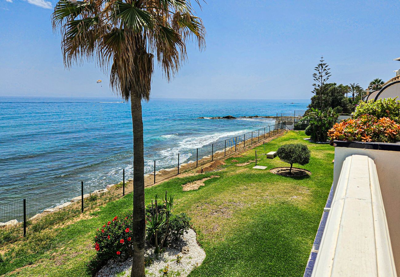 Apartment in Mijas Costa - Two Bed Beachfront Apartment, Panoramic Sea Views 