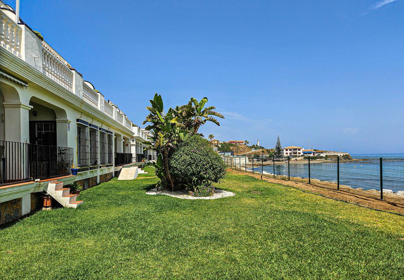 Apartment in Mijas Costa - Two Bed Beachfront Apartment, Panoramic Sea Views 