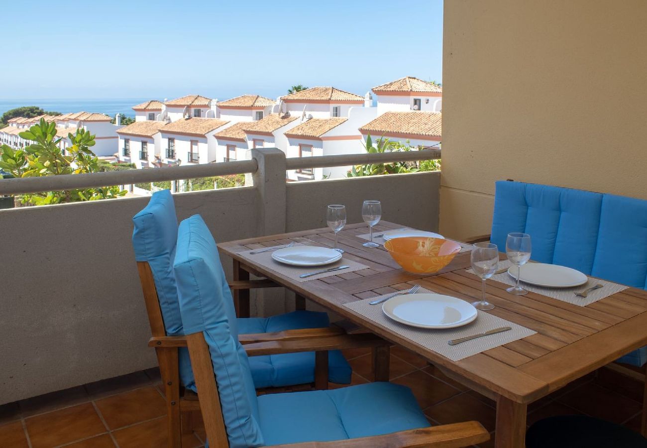 Apartment in Marbella - 2 bed apt in Mimosas Cabopino with sea views 