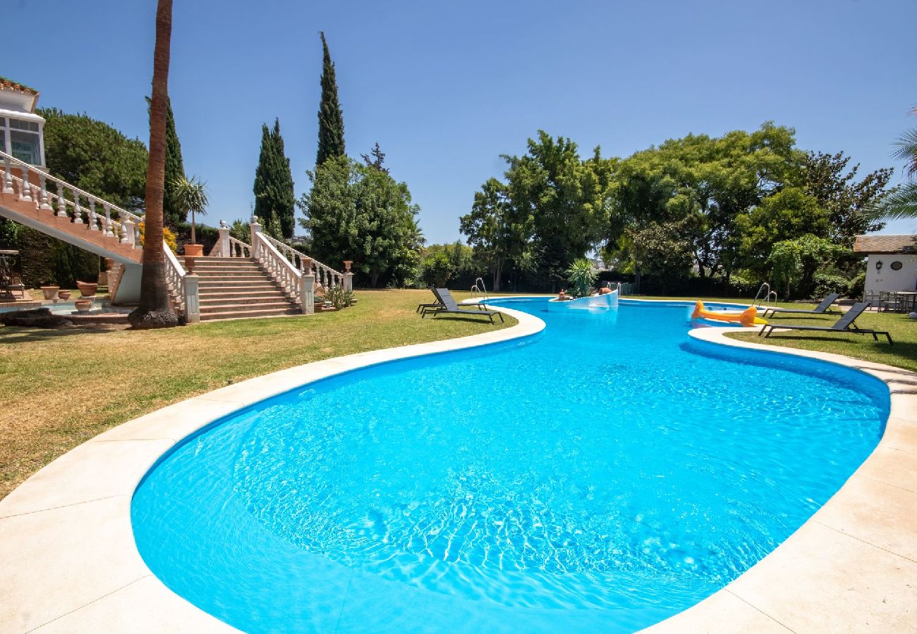 Villa in Mijas Costa - 7 Bed Villa with amazing facilities in Mijas Golf 