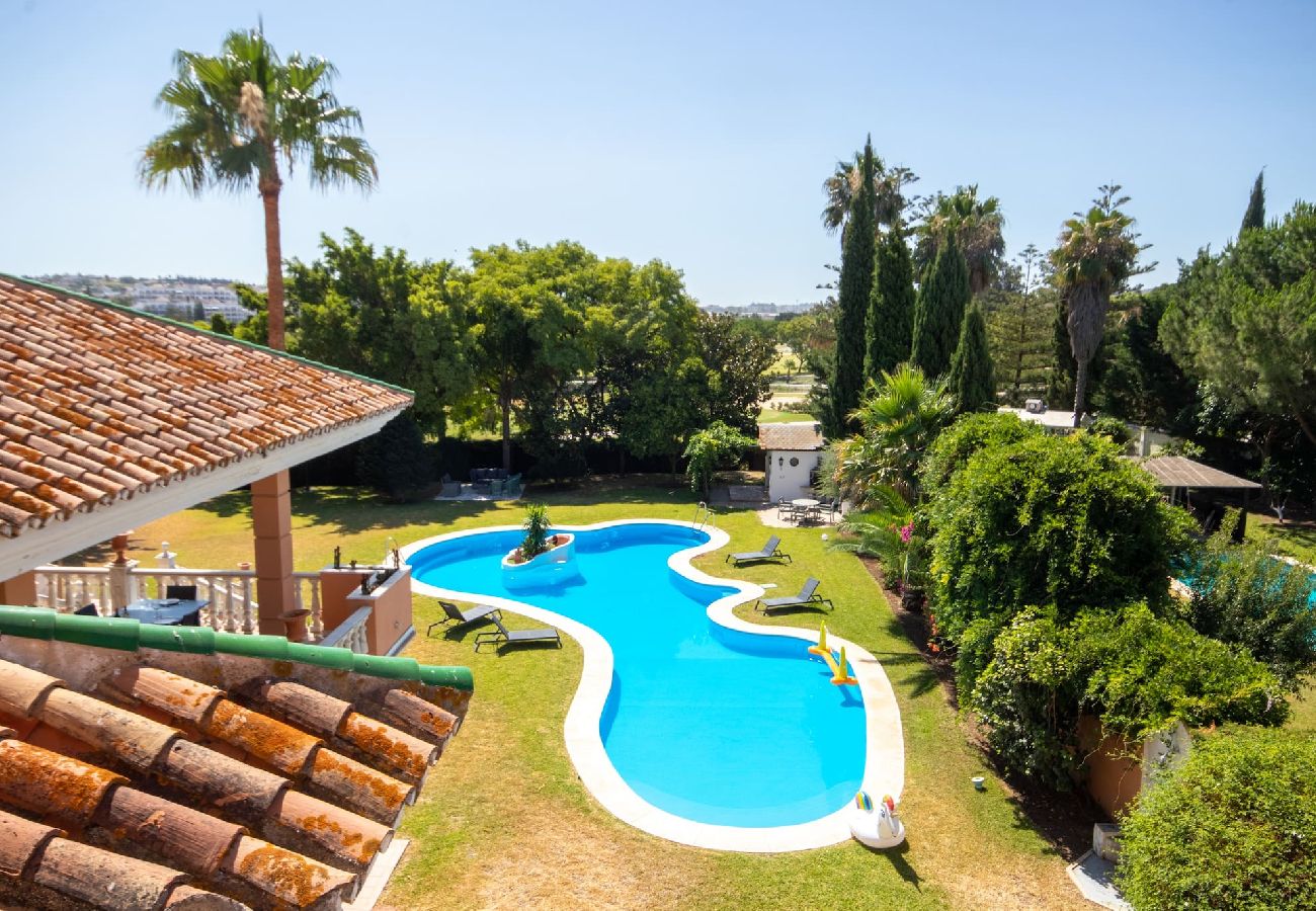 Villa in Mijas Costa - 7 Bed Villa with amazing facilities in Mijas Golf 