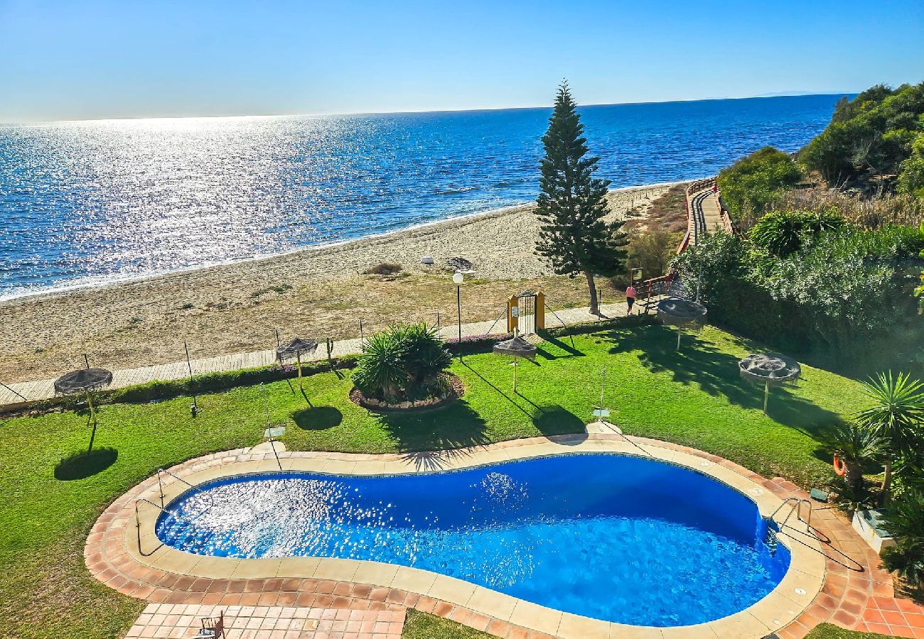 Apartment in Mijas Costa - Sea view beachfront penthouse with BBQ 