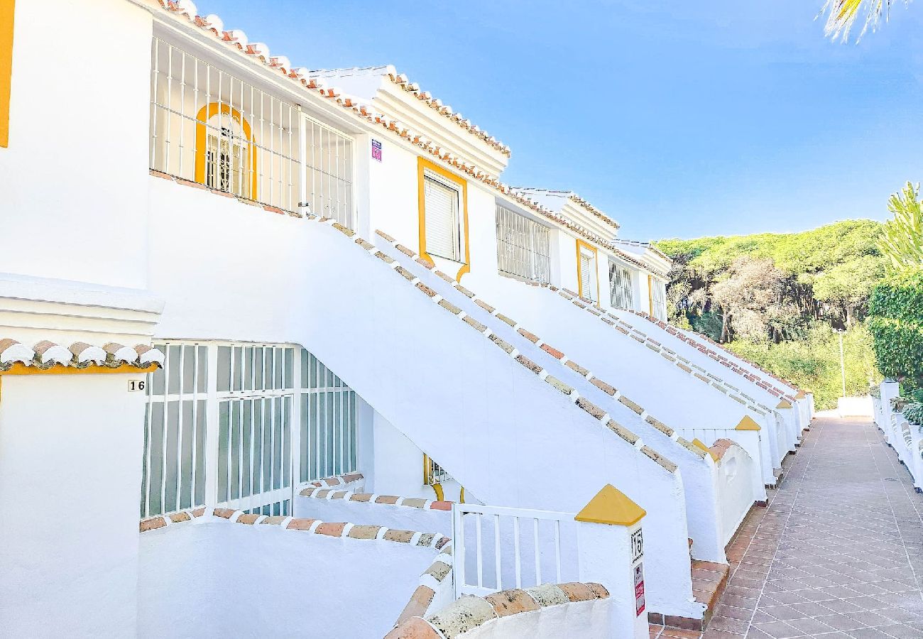 Apartment in Mijas Costa - Sea view beachfront penthouse with BBQ 