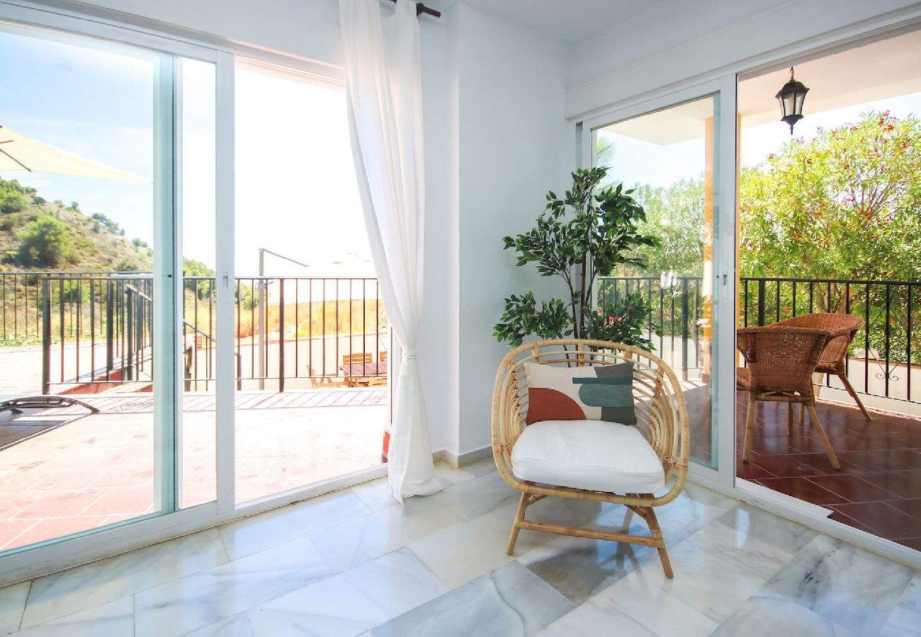 Townhouse in Mijas Costa - Four bedroom townhouse in Benalmadena with BBQ 