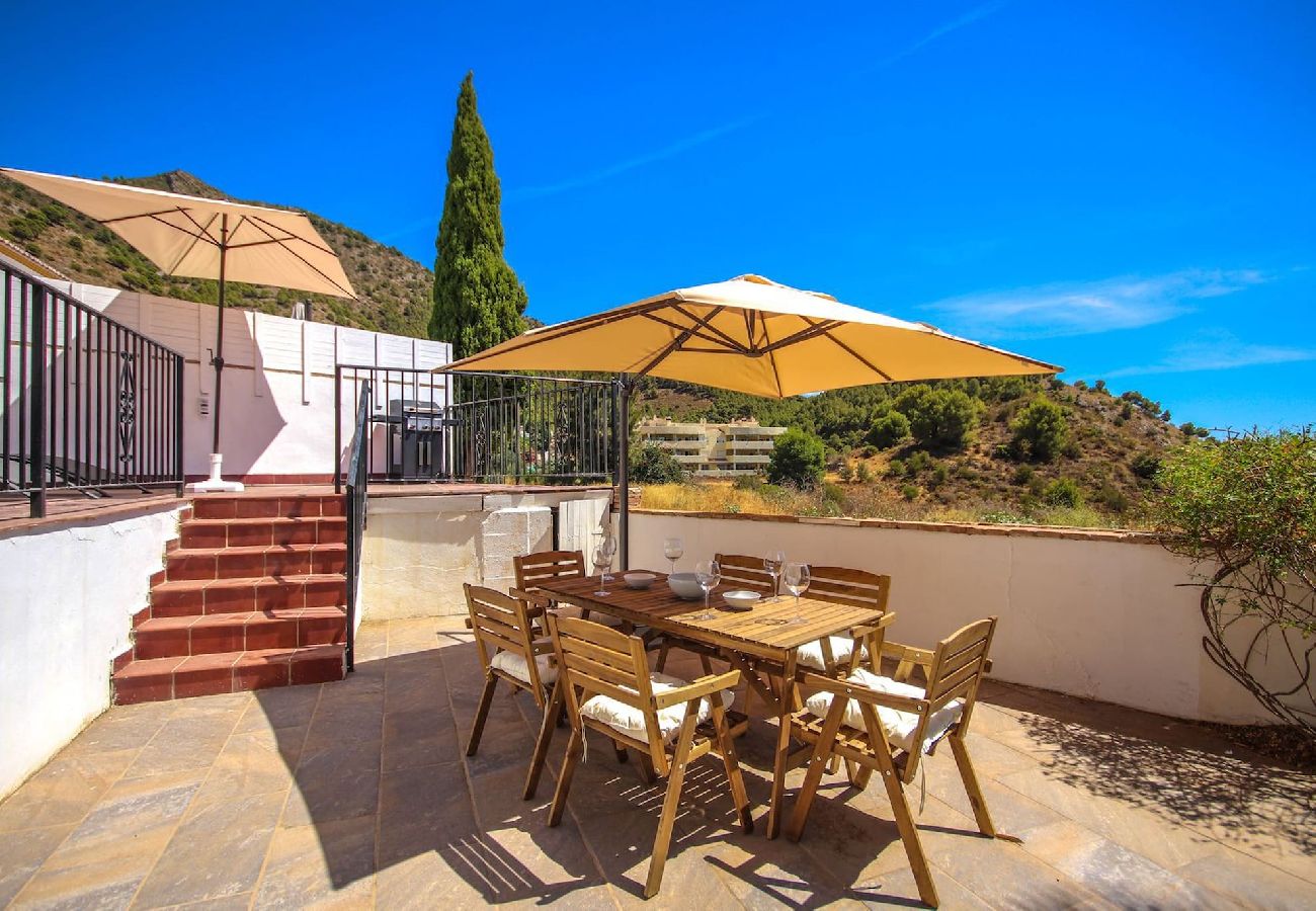 Townhouse in Mijas Costa - Four bedroom townhouse in Benalmadena with BBQ 