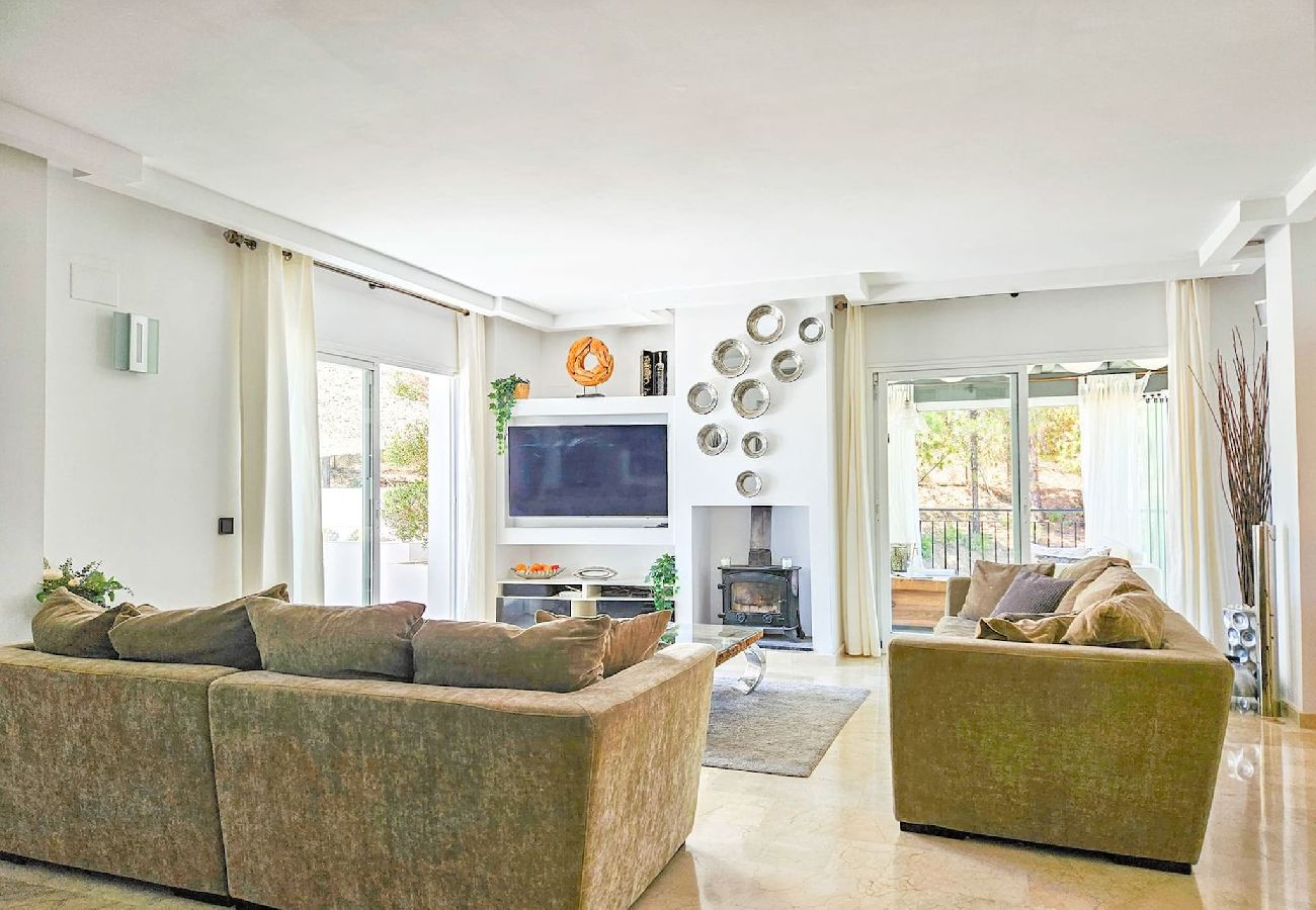 Apartment in Mijas Costa - Amazing 4 bedroom penthouse in El Faro 