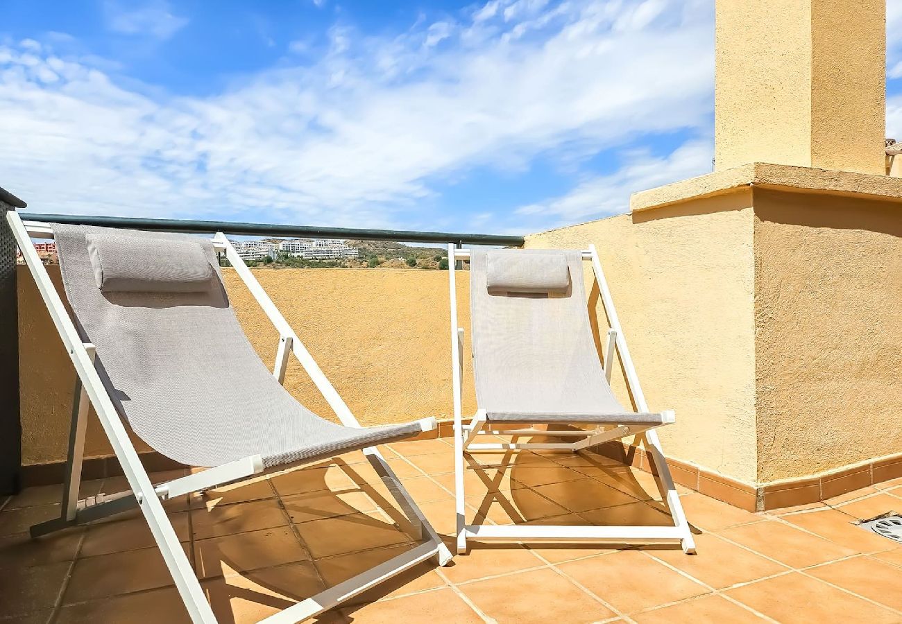 Apartment in Mijas Costa - 1 bed penthouse apt in Calahonda 