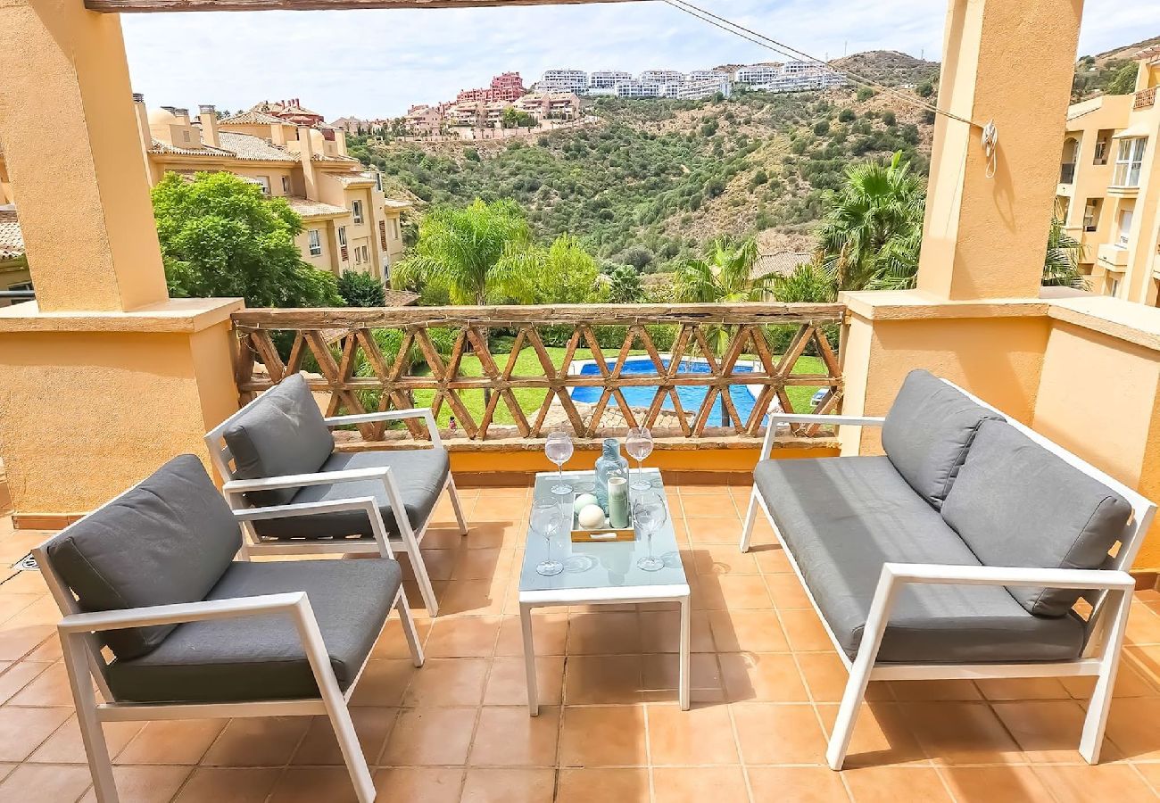 Apartment in Mijas Costa - 1 bed penthouse apt in Calahonda 