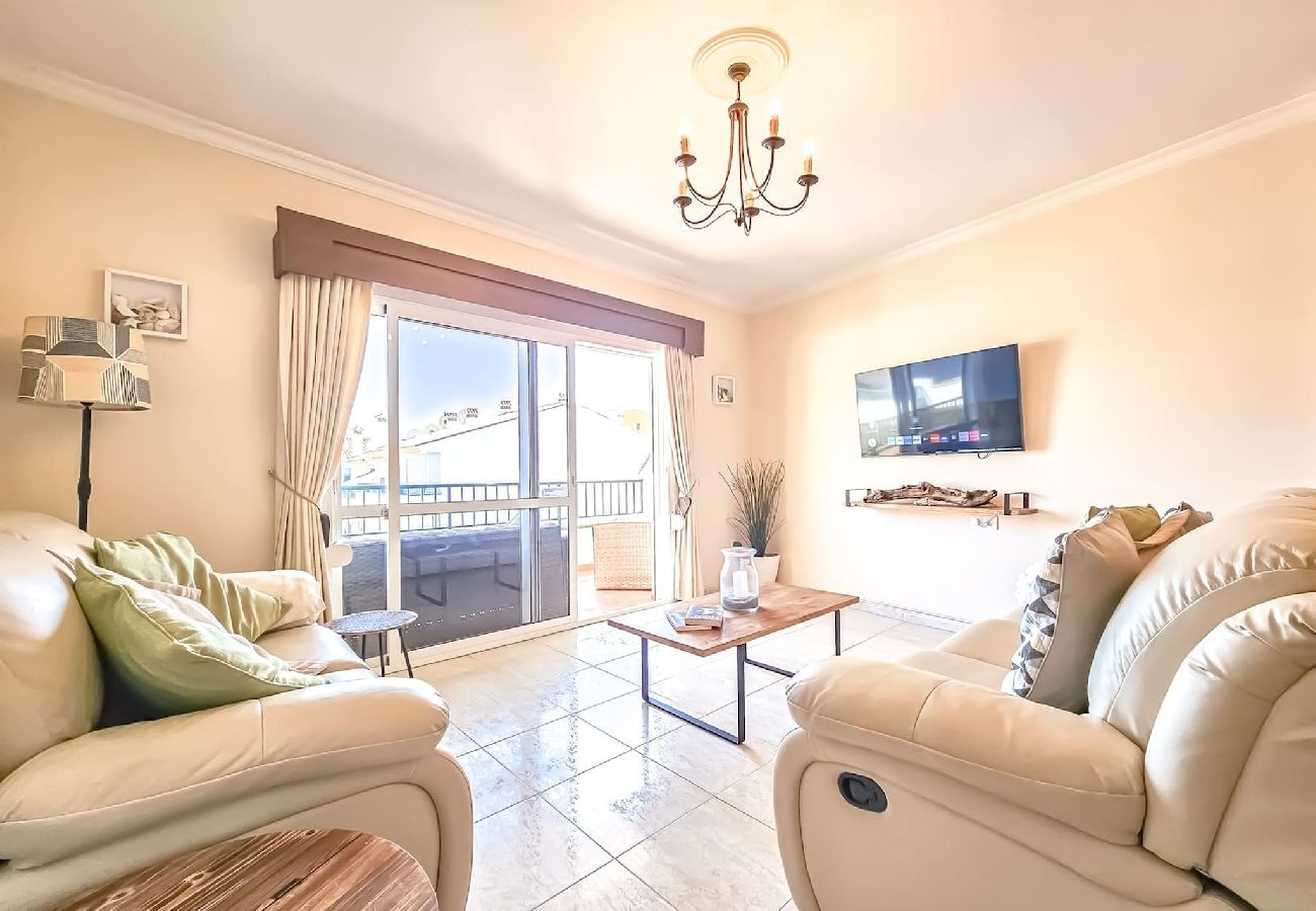 Apartment in La Cala de Mijas - 3 bed penthouse apt La Cala close to beach 