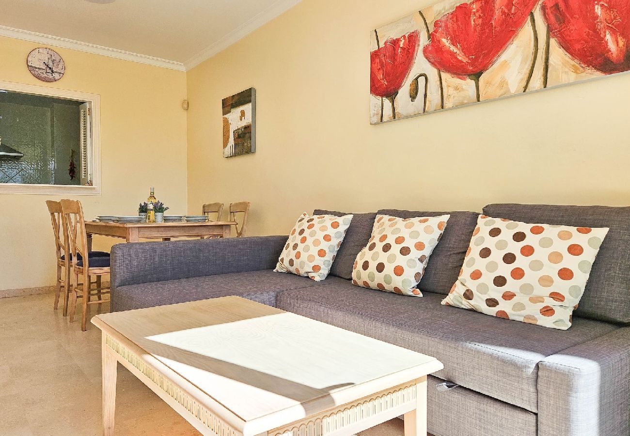 Apartment in Marbella - 1 bed in Los Lagos de Santa Maria, Elviria 