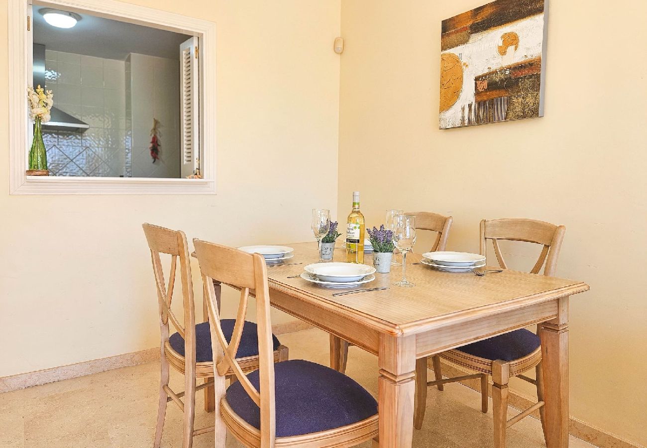 Apartment in Marbella - 1 bed in Los Lagos de Santa Maria, Elviria 