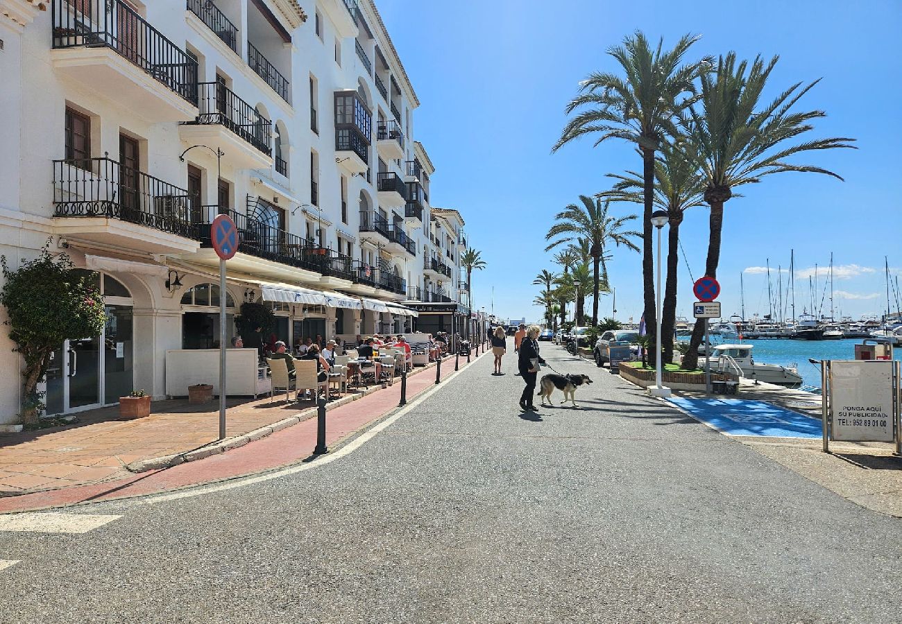 Apartment in Manilva - Overlooking Puerto de Duquesa marina 