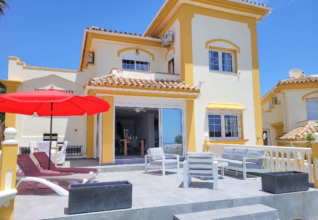 Villa in Mijas Costa - 3 bed villa - shared pool @ Jardines de la Suerte 