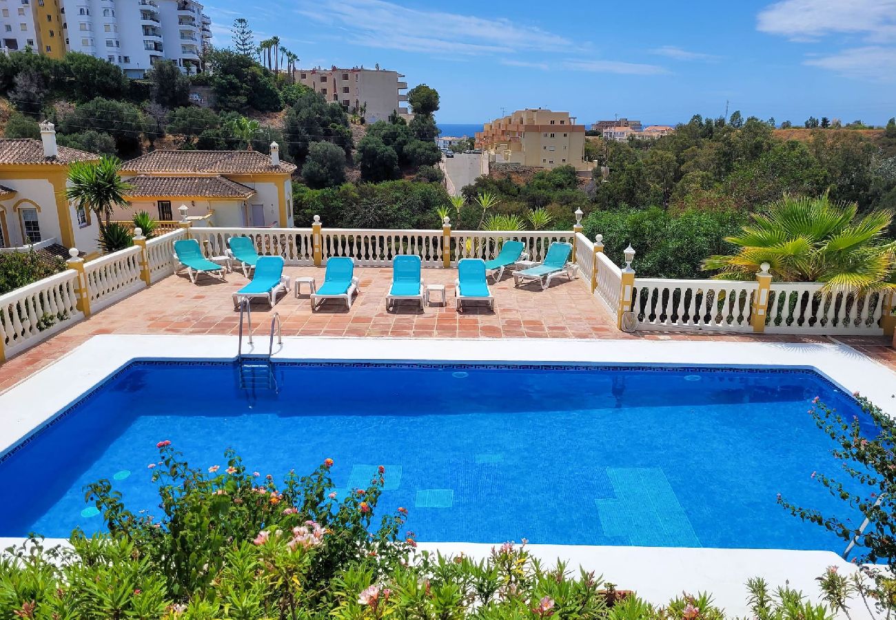 Villa in Mijas Costa - 3 bed villa - shared pool @ Jardines de la Suerte 