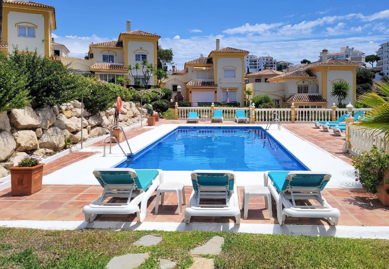 Villa in Mijas Costa - 3 bed villa - shared pool @ Jardines de la Suerte 