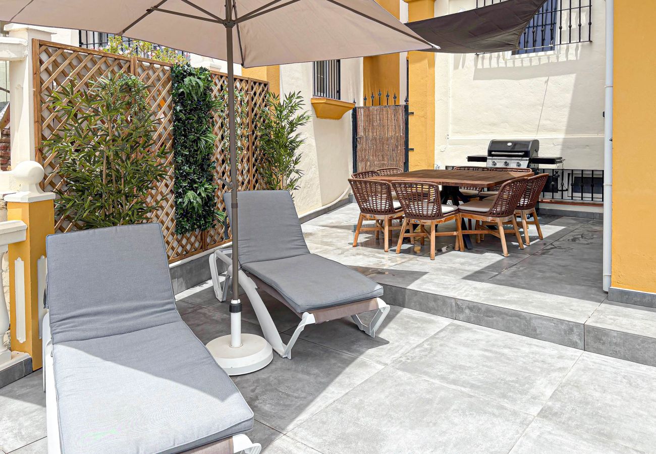 Villa in Mijas Costa - 3 bed villa - shared pool @ Jardines de la Suerte 
