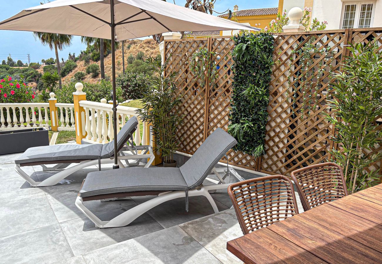 Villa in Mijas Costa - 3 bed villa - shared pool @ Jardines de la Suerte 
