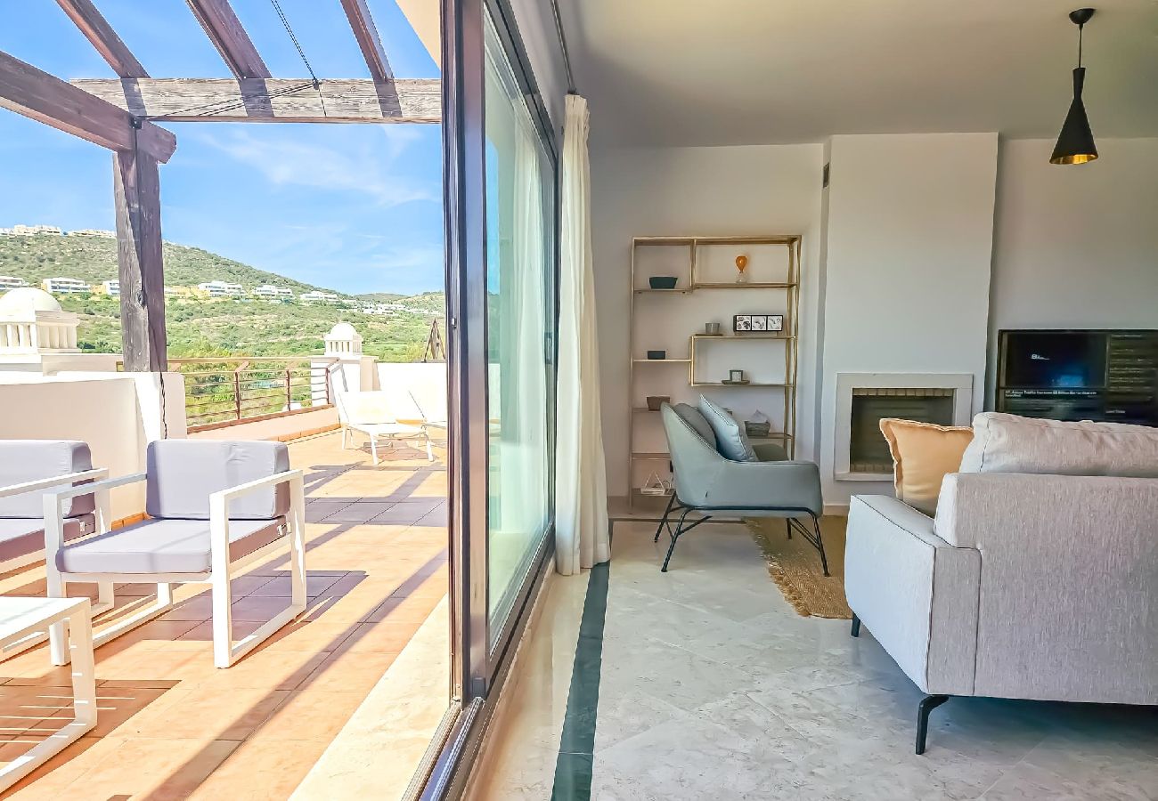 Apartment in Casares - Modern 3 bedroom penthouse in Casares Costa + BBQ 