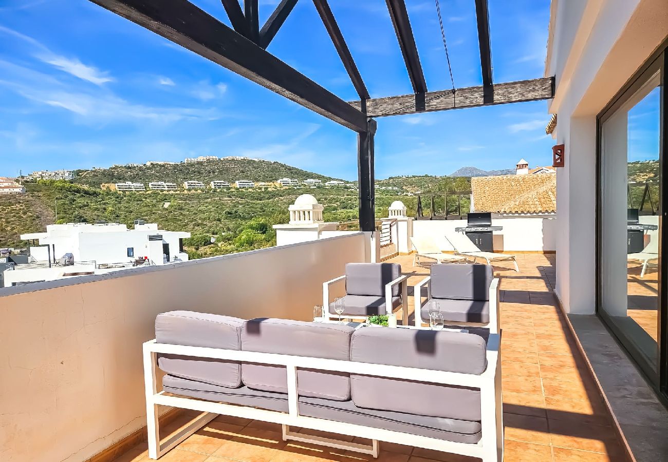 Apartment in Casares - Modern 3 bedroom penthouse in Casares Costa + BBQ 