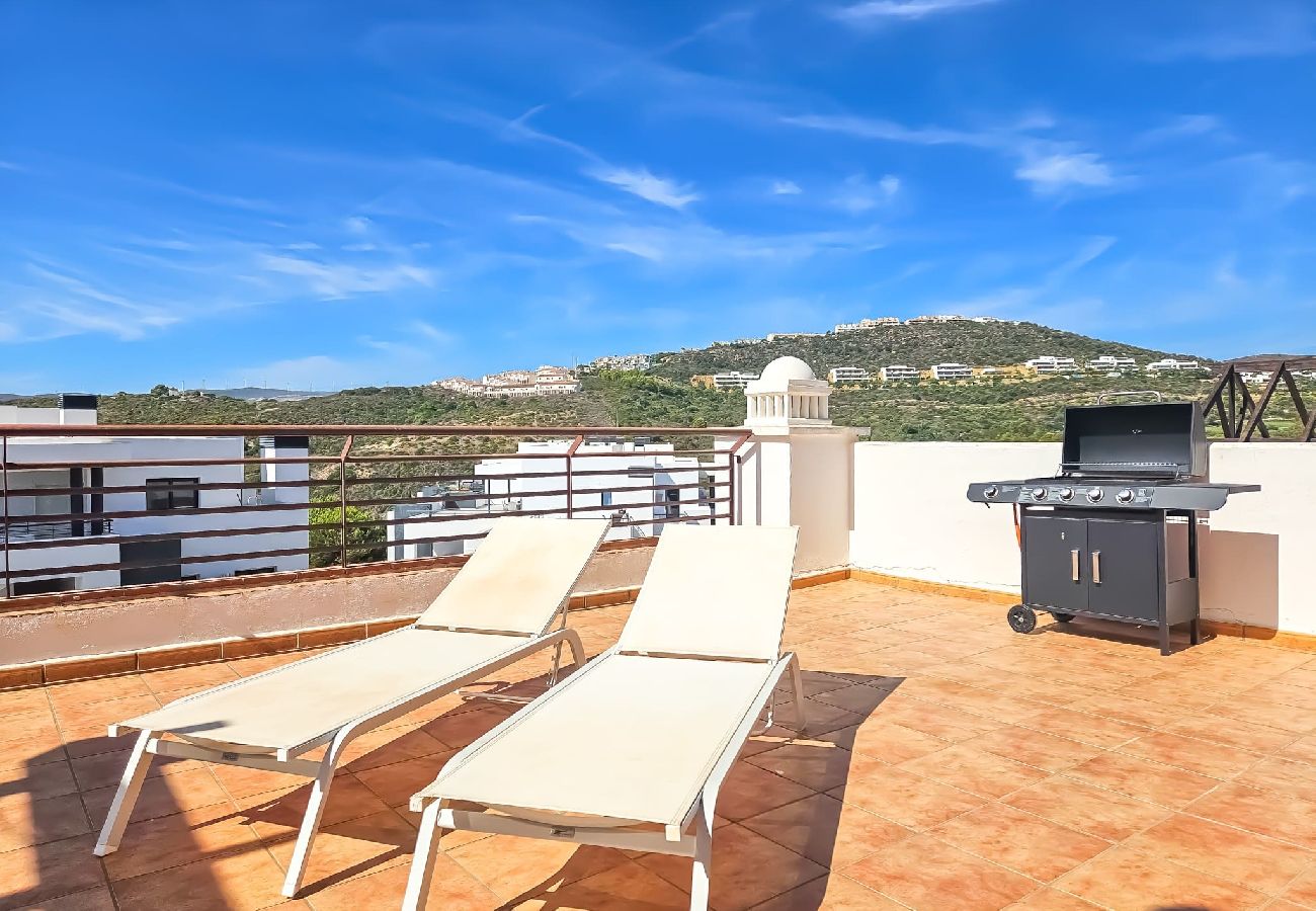 Apartment in Casares - Modern 3 bedroom penthouse in Casares Costa + BBQ 