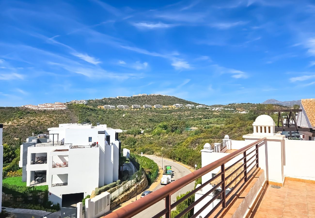 Apartment in Casares - Modern 3 bedroom penthouse in Casares Costa + BBQ 