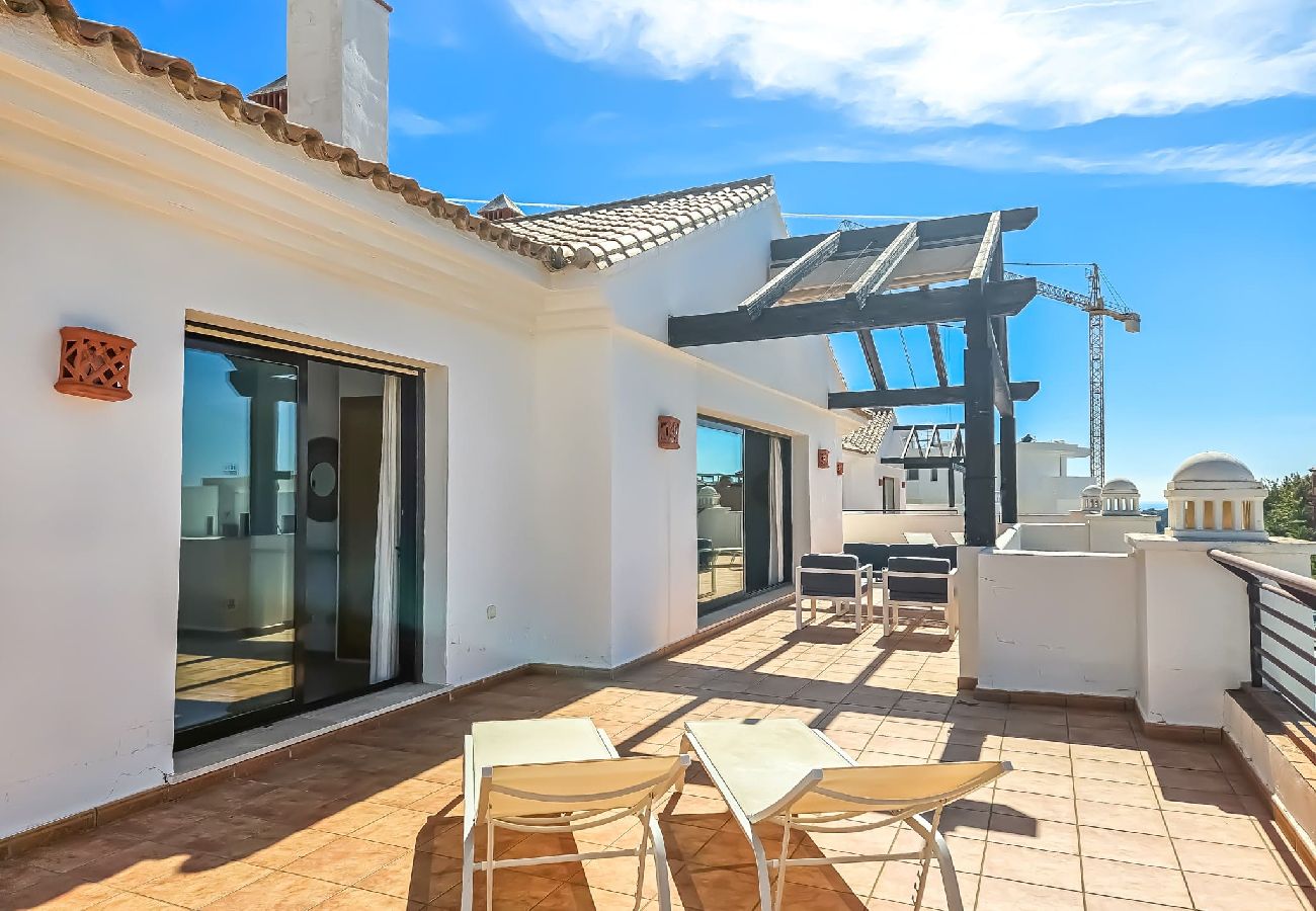 Apartment in Casares - Modern 3 bedroom penthouse in Casares Costa + BBQ 