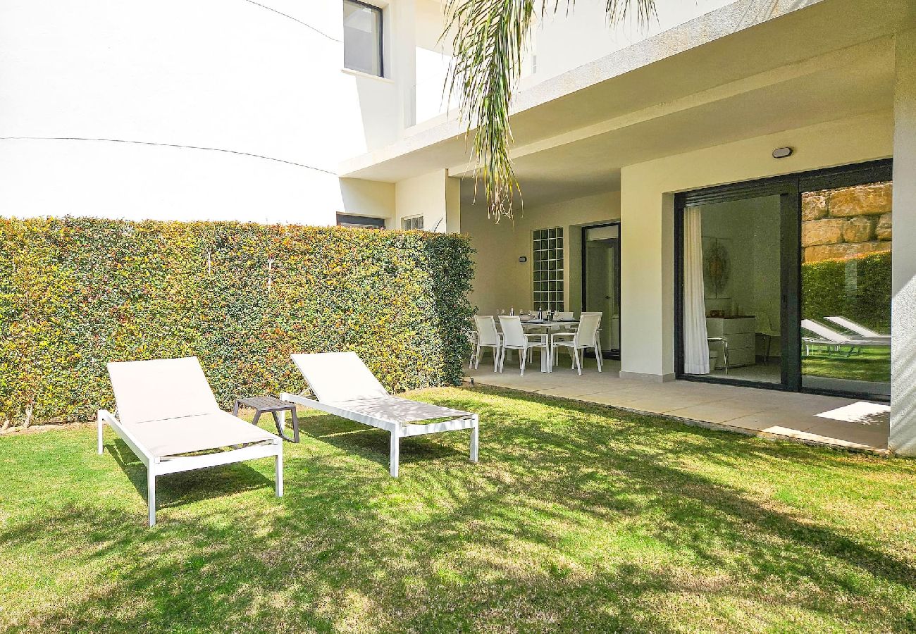 Apartment in Casares - Modern 2 bed ground floor apartment Finca Cortesin 